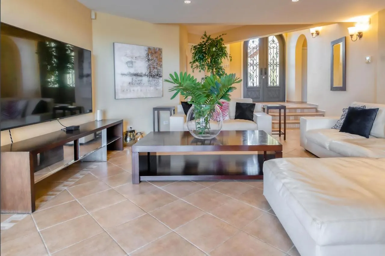 Your Own Private Oasis With Amazing Ocean Views In Tierra Del Sol Malmok Villa